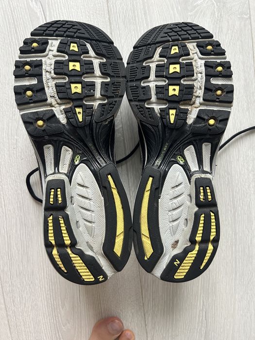 Buty NEW BALANCE 730 do biegania rozmiar 42,5 27cm
