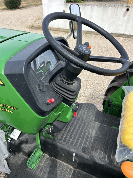 Trator John Deere 5075E de 75 CV - Novo
