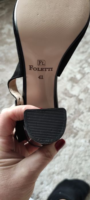 Босоніжки жіночі