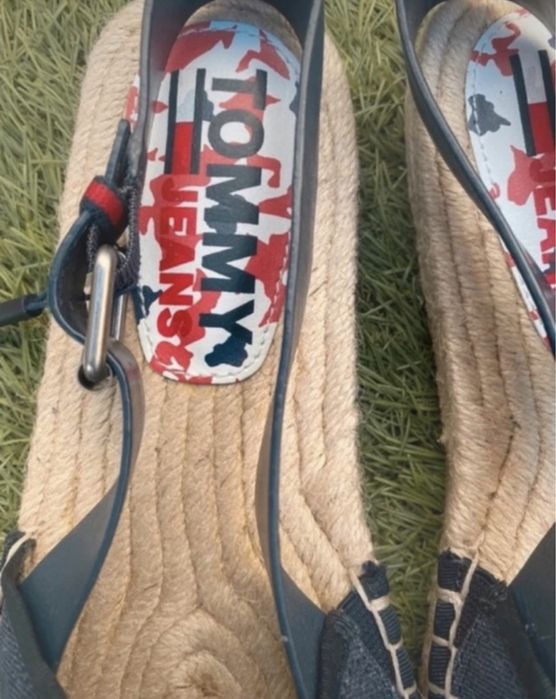 Sandálias Tommy Hilfiger - Novas com etiqueta