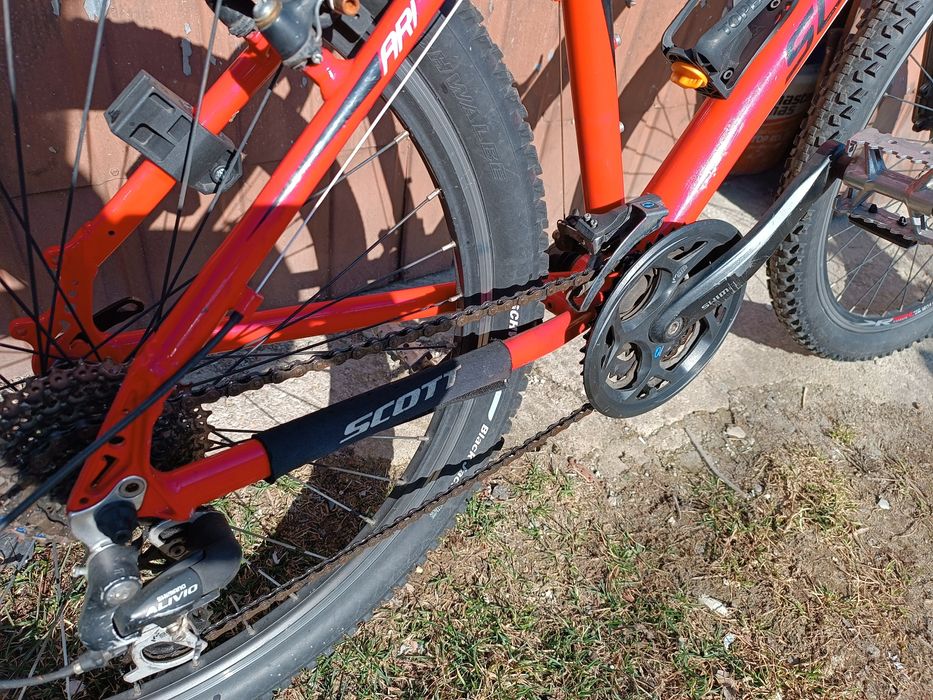 Czerwony rower górski Scrapper