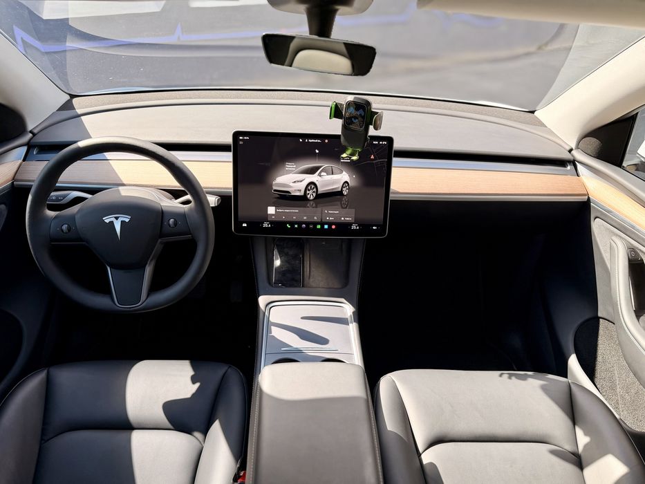 Tesla Y  40 тыс км Long Range Dual Motor