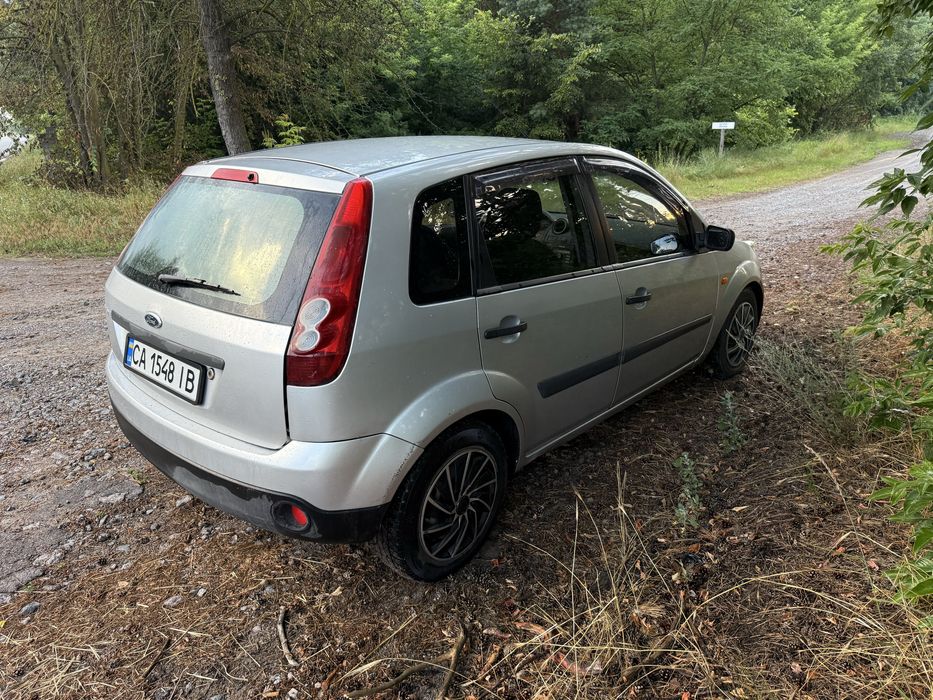 Продам Ford Fiesta  Робот 4 ГБО