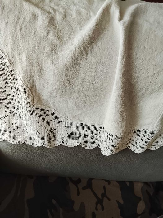 Cortina em linho com crochet