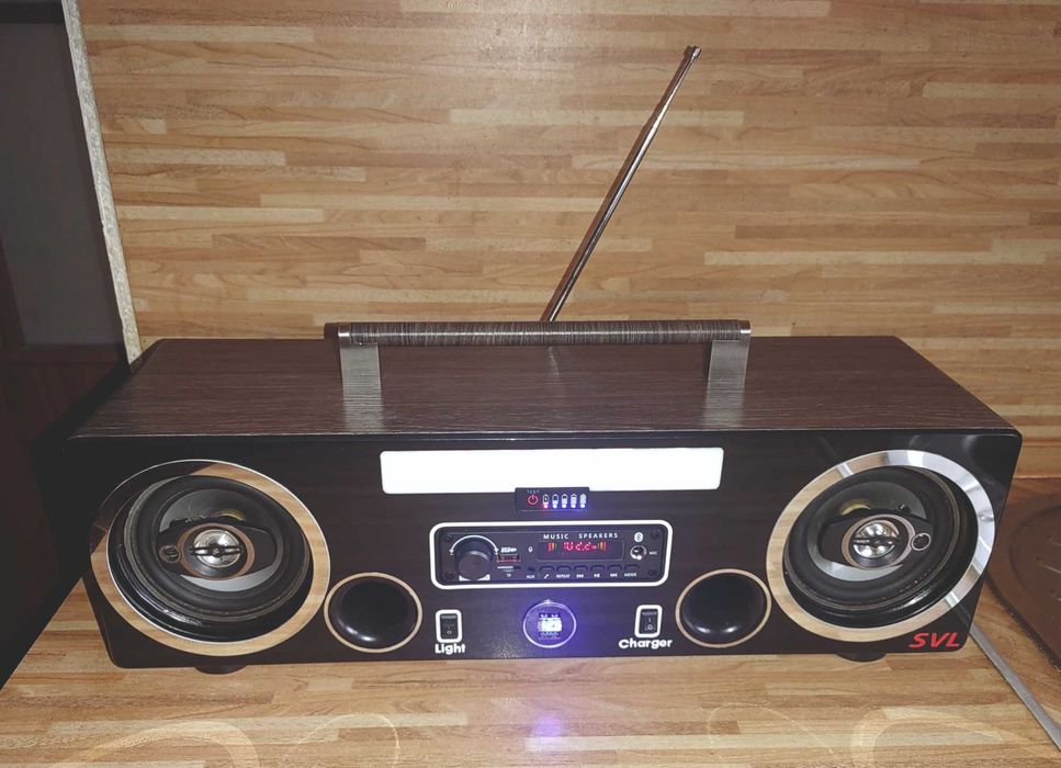 Блютуз колонка, радио, флешка, зарядка, светильник!