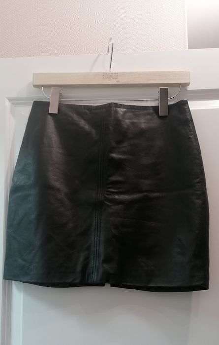 Skórzana mini r.36 H&M