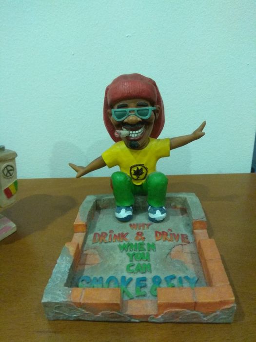 Jamaicanos - escultura / cinzeiros