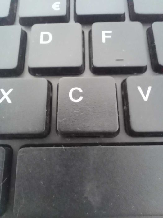 Vendo conjunto de 2 teclados USB, ambos totalmente funcionais