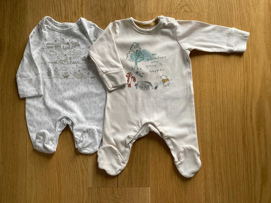 Marks&Spencer pajac Kubuś Puchatek 50-62 cm 2 szt. b. db. stan - super