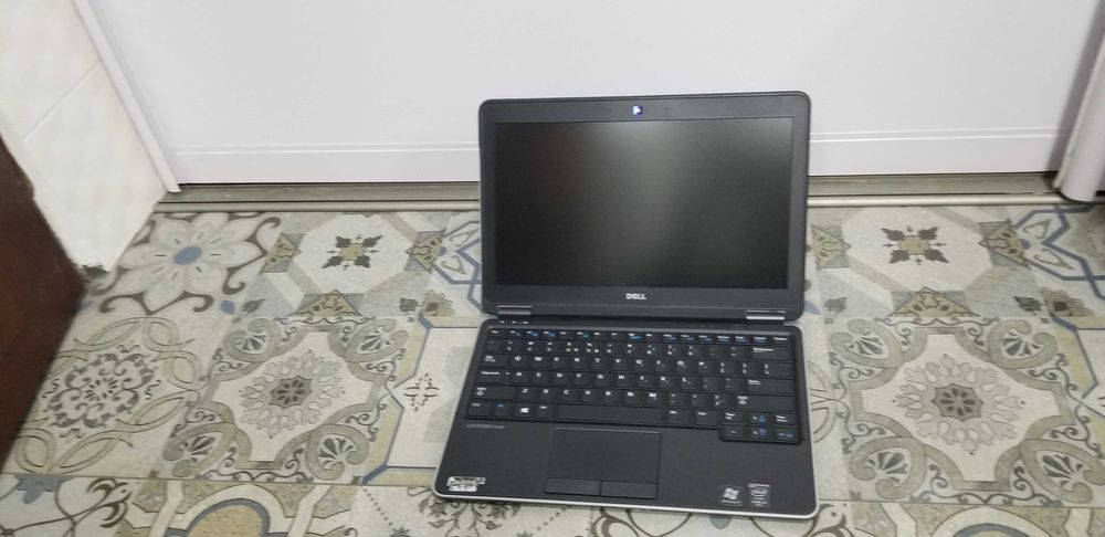 Dell Latitude E 7210 I5-400U/ 4 Gb