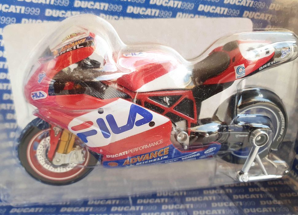 Ducati 999 1:18 Ruben Xaus 3台セット Ducati 999 1:18 Ruben Xaus 3台セット 【公式通販】