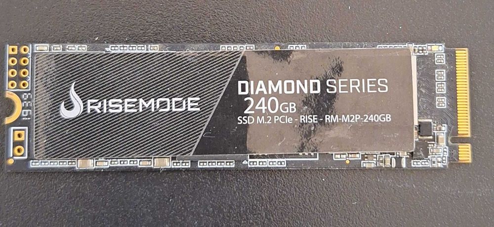 Disco NVMe 240GB