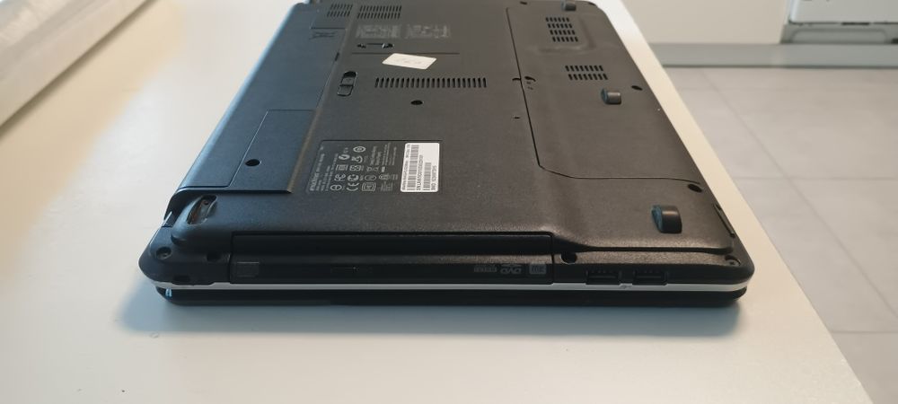Acer eMachines E640g під відновлення або запчастини