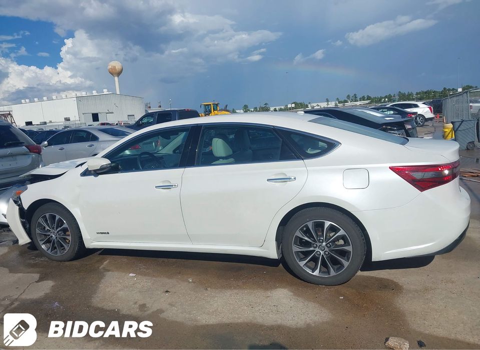 Toyota Avalon 2.5 гібрид