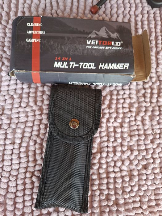 wielofunkcyjne narzędzie (multitool) w kształcie młotka,