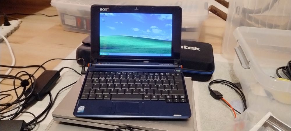 Acer Aspire One ZG5 win xp pro