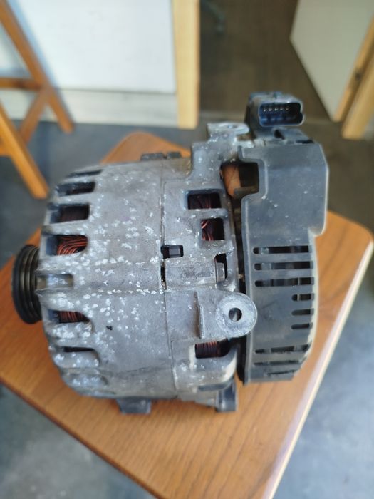 Alternador Peugeot 1.6 HDI 5 Pinos