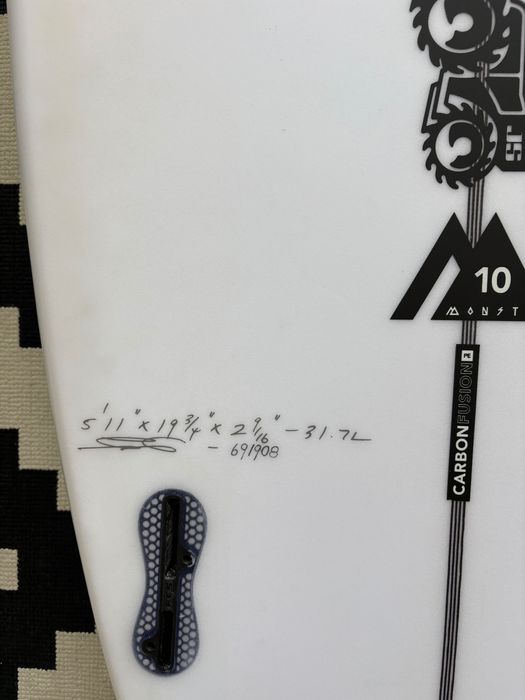 JS MOSNTA 10 PE EASY RIDER 5'11" 19 3/4" 2 9/16" 31.7L