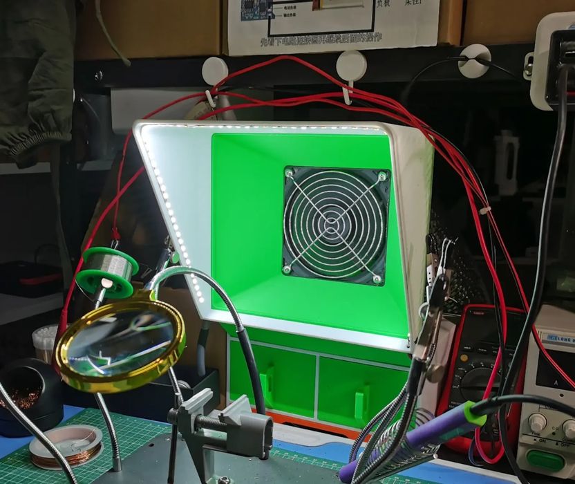 Extrator de fumos para soldadura com luz e gaveta