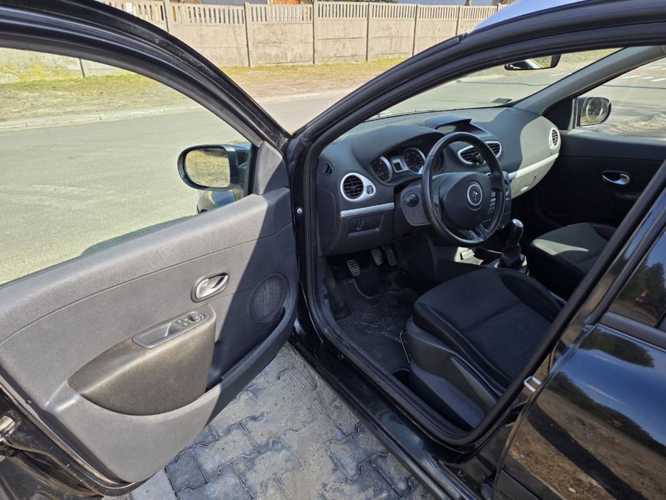 Renault Clio 1,5 (3,5л/100км) турбо-дизель 2012 рік