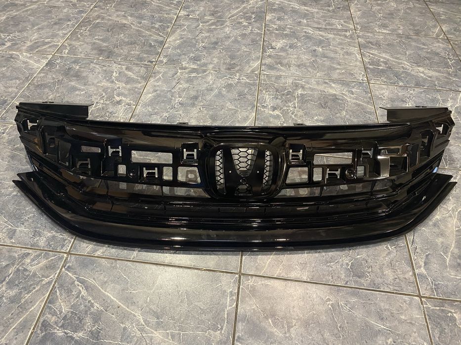 Решітка нова оригінал для HONDA ACCORD 9