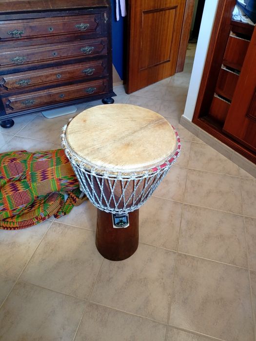 Djambé 63 cm e 34 cm diâmetro