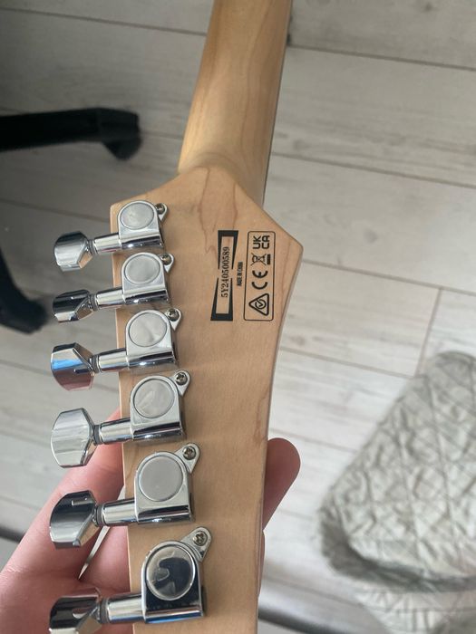 продаю Электрогитара Ibanez GRX40-MGN