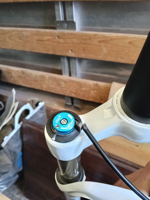 Suspensão Fox evolution series c bloqueio