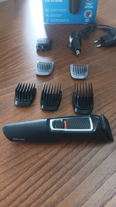 Philips - Máquina de cortar cabelo ou barba. 8 em 1.