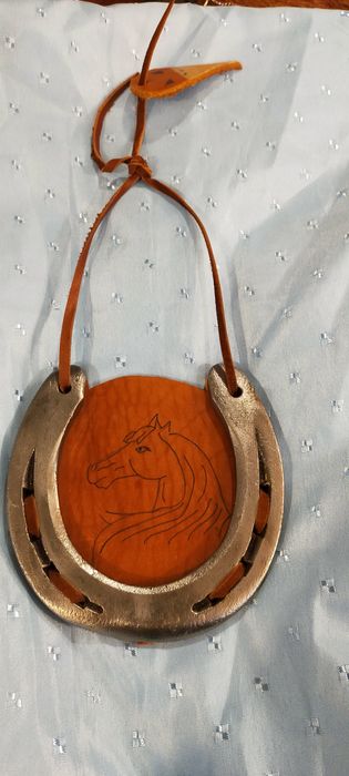 Подкова оберег..