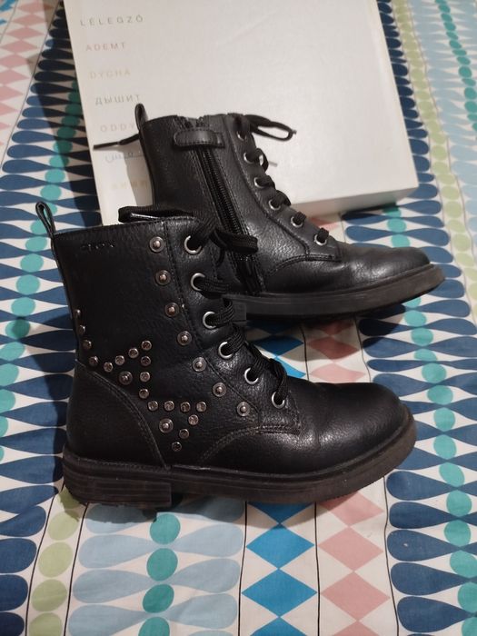 Girls' boots, size 31