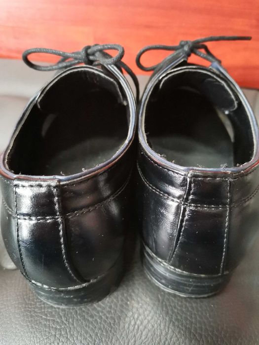 Buty czarne chłopięce 35