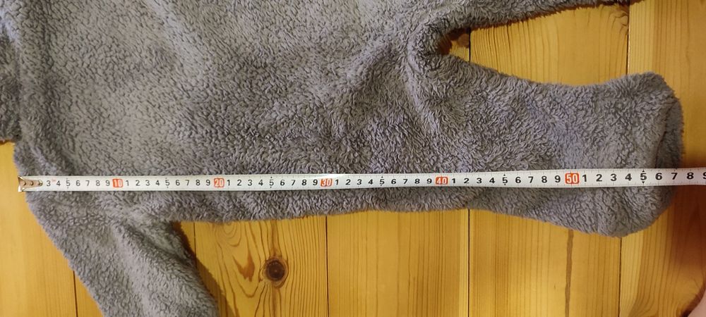 Комбінезон на 6-9 місяців з закритими ніжками