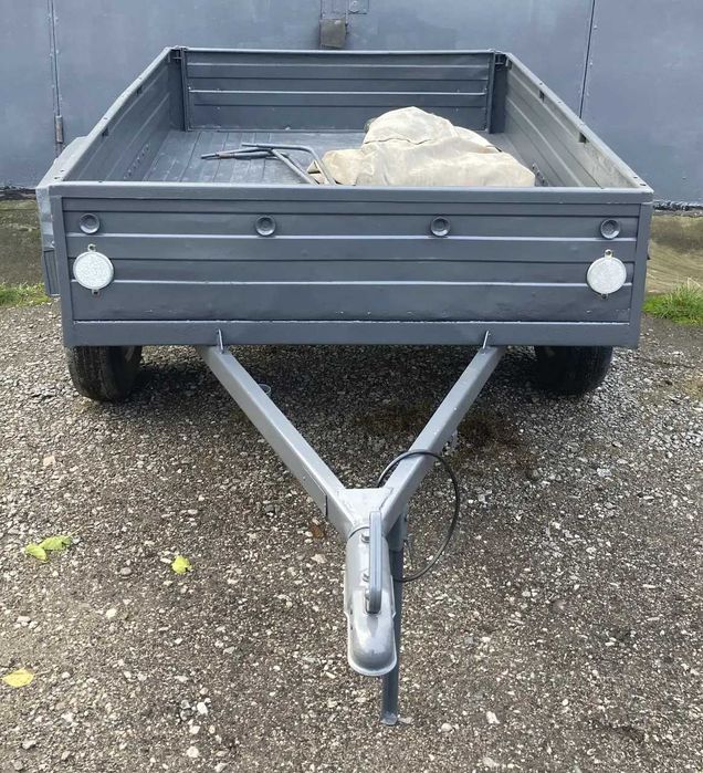 Причіп автомобільний розмір по бортах 1700 на 1240 на 300мм