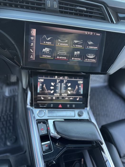 Audi e-tron 2019 | 95 кВт·год | Quattro | 130 тис. км