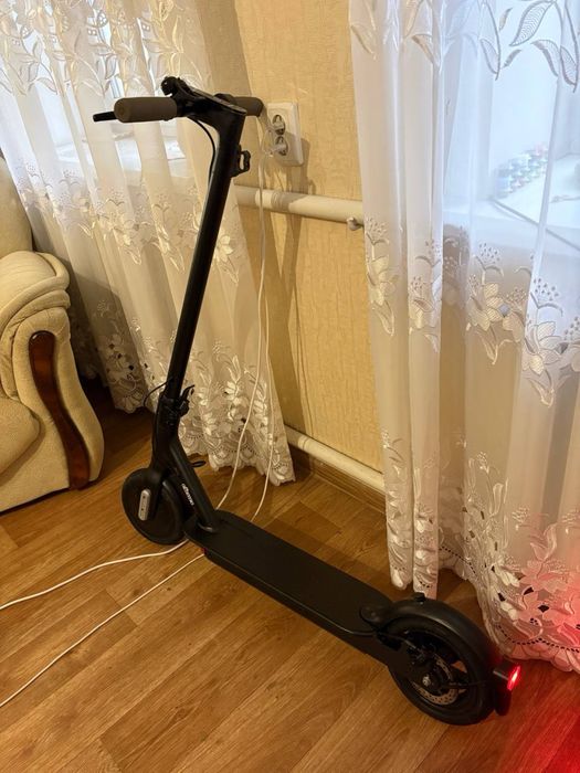 Продам электросамокат Xiaomi