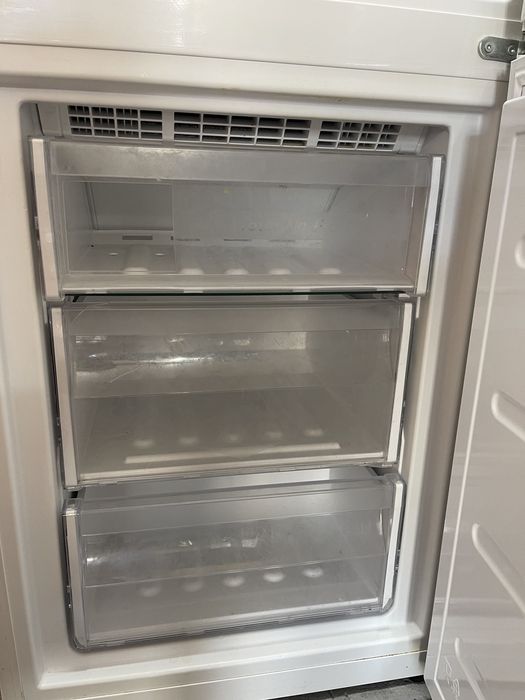 Холодильник Whirlpool  BSNF 9152 W