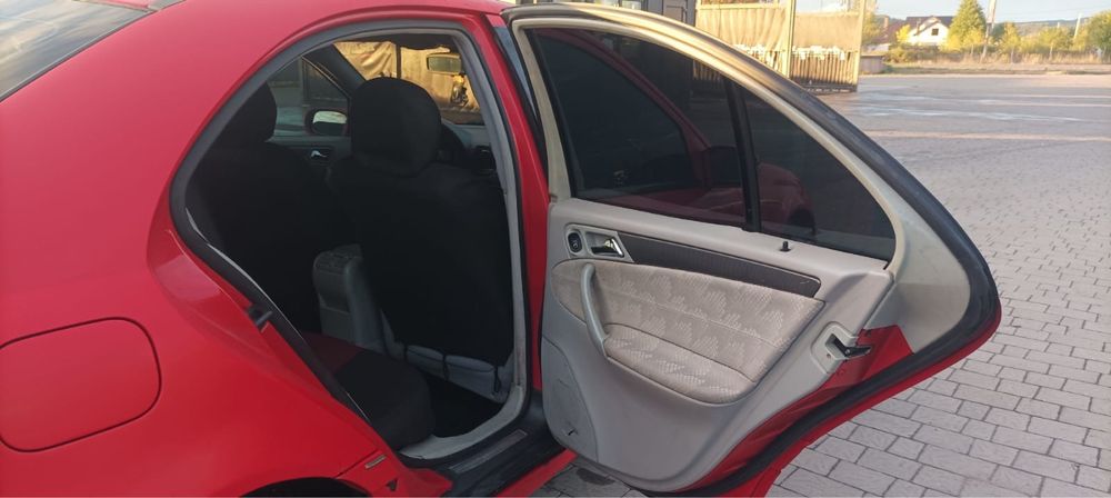Mercedes c180 w203 мерседес на повному ходу бензин механіка