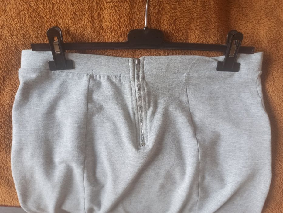 Szara spódnica diverse z kieszeniami