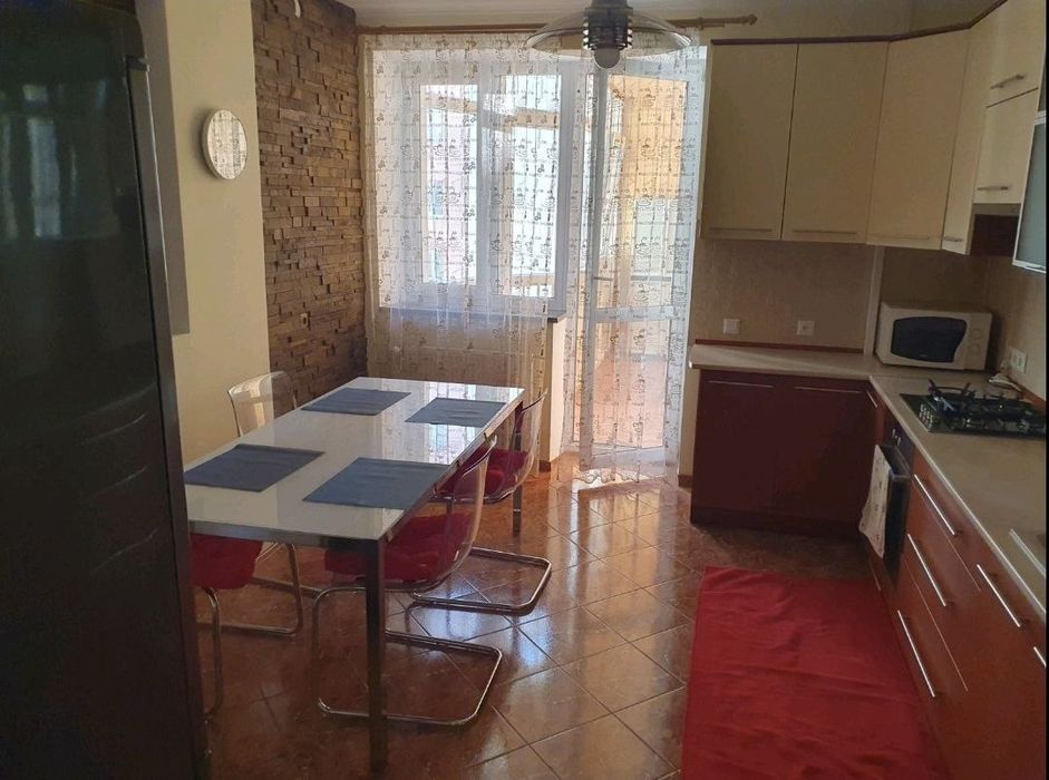 Здам хорошу 2х кімнатну квартиру на Дубово з сучасними ремонтом!