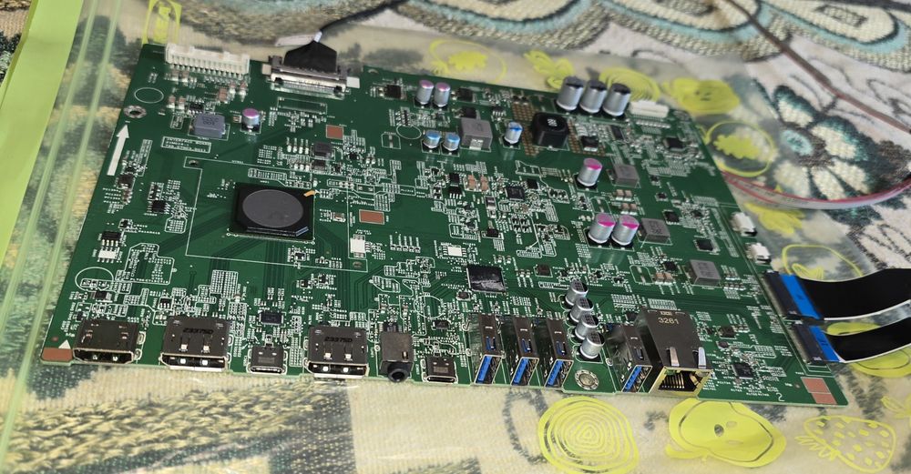 Płyta główna do monitora Dell U3223QE – sprawna