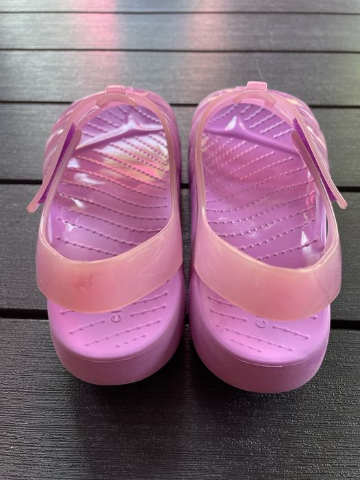 Sandałki dziewczece Crocs C12
