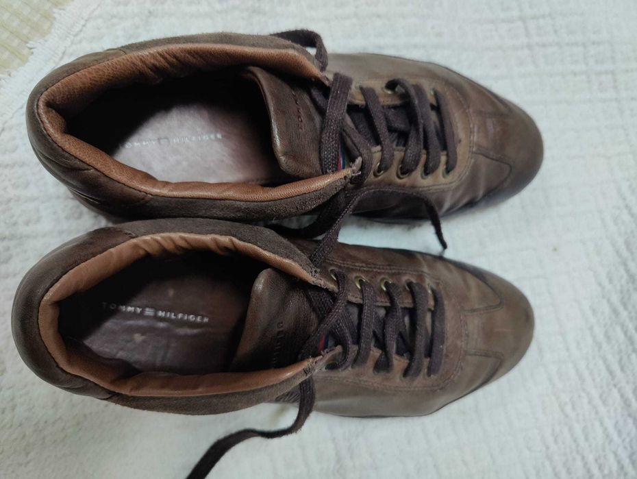 Sapatilhas Tommy Hilfiger tam. 42 em excelente estado