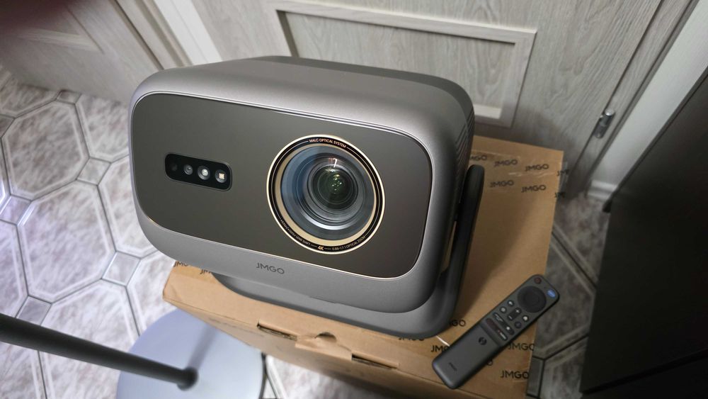 Projektor Jmgo N3 Ultimate 4K 5800 Ansi  Google TV + Stojak Jmgo