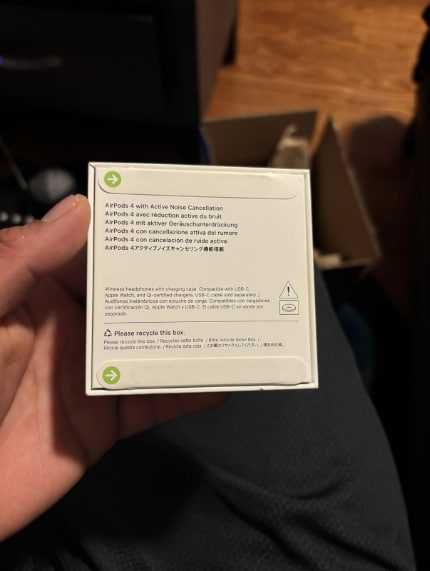 Навушники Apple AirPods 4 з ANC (шумозаглушення)