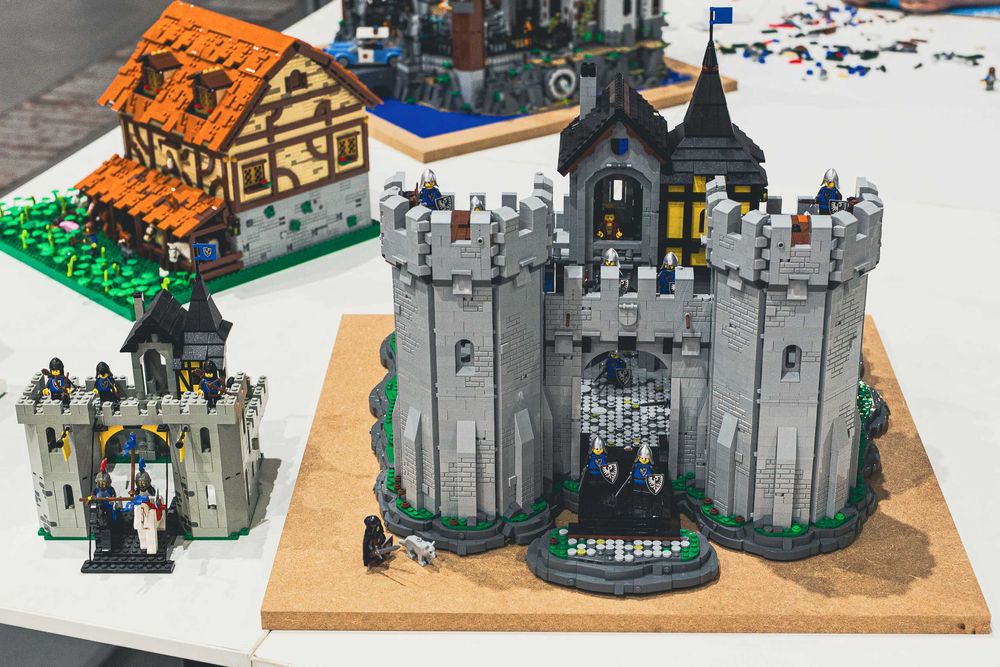 Lego Castle Black Falcon Fortress MOC - 11 000 elementów 6074