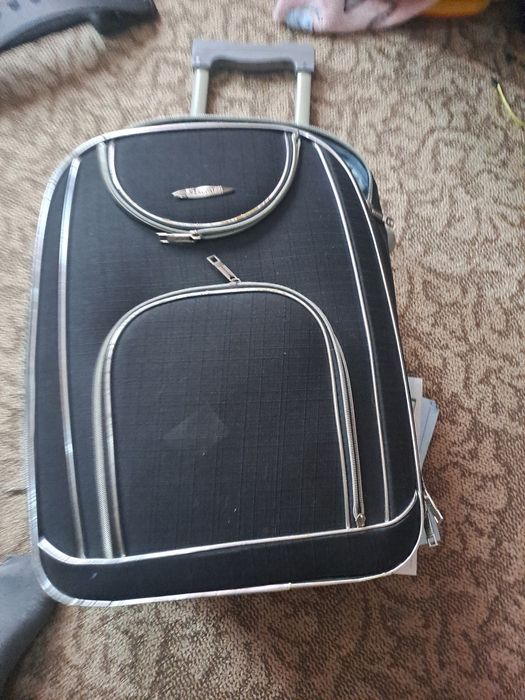 Продам  валізу невелику