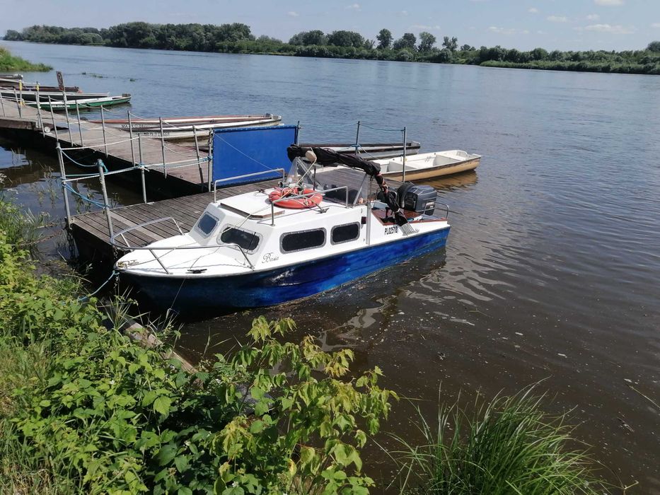 Łódź motorowa kabinowa zarejestrowana Gotowa do pływania