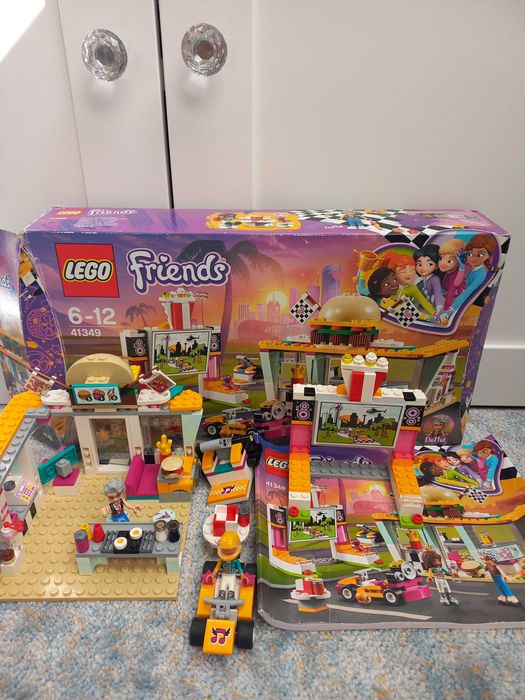 zestaw tor wyścigowy lego friends