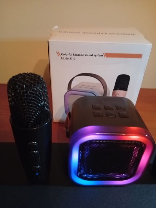 Sistema de som karaoke k12 preto e c/2 microfones